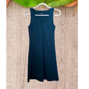 Title Nine Size S Diamalete Dress Activewear Outdoor Tennis Golf Zipper Pockets